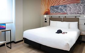Hotel Bed4U Santander